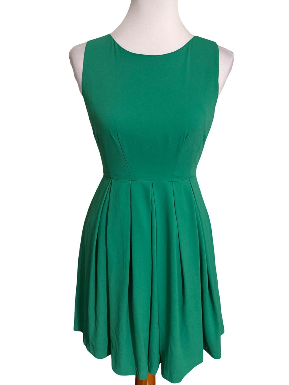 Esley Collection Emerald Green Sleeveless Midi Dress